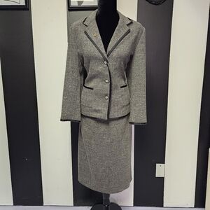 Tweed vintage power suit skit and blazer set
